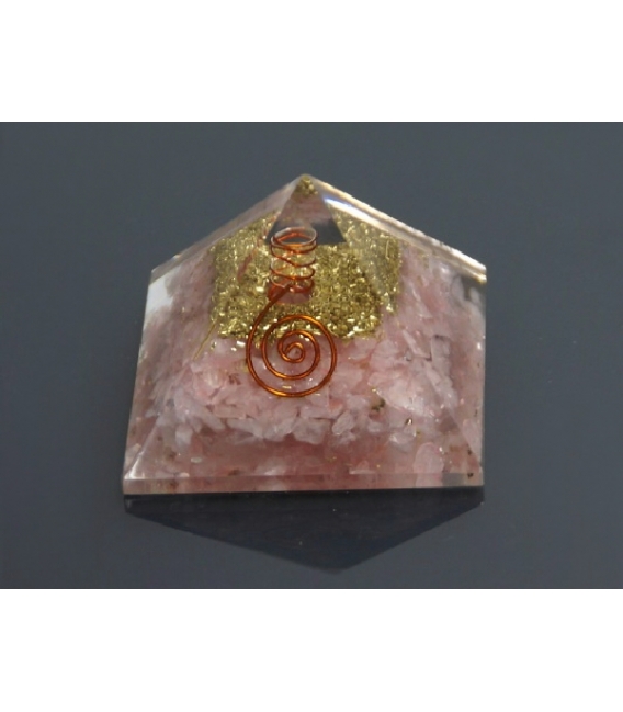 Pirámide orgonite 9x9cm de cuarzo rosa