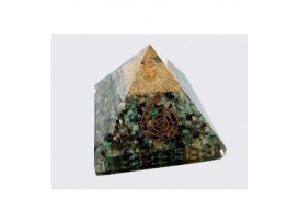 Piramide orgonite 9x9cm esmeralda
